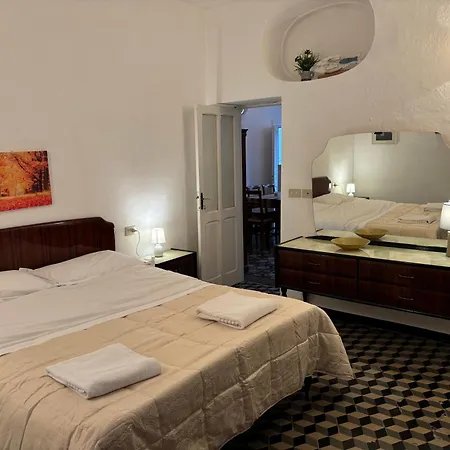 Rossi 38 Apartment Finale Ligure